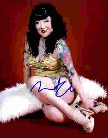 Comedian Margaret Cho authentic signed 8x10 picture