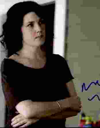 Melanie Lynskey authentic signed 8x10 picture