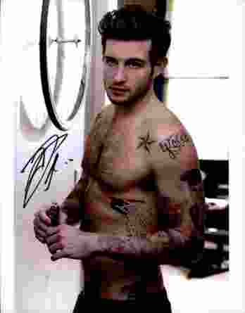 Nico Tortorella authentic signed 8x10 picture