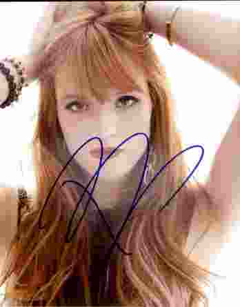 Bella Thorne authentic signed 8x10 picture