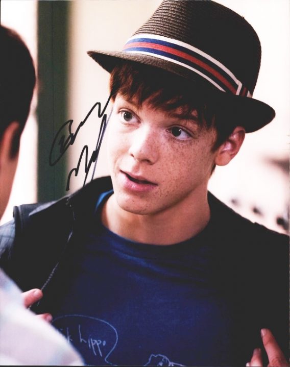 Cameron Monaghan authentic signed 8x10 picture