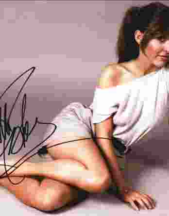 Carrie Fisher authentic signed 8x10 picture
