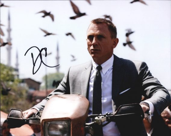 Daniel Craig authentic signed 8x10 picture