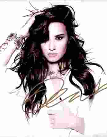 Demi Lovato authentic signed 8x10 picture