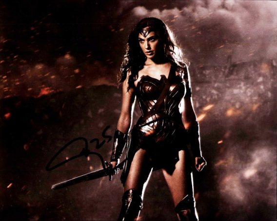 Gal Gadot authentic signed 8x10 picture