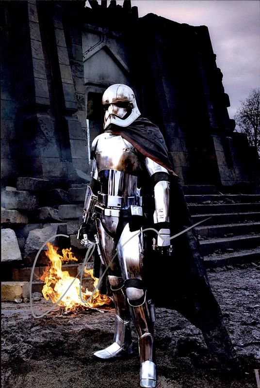 Gwendoline Christie authentic signed 8x10 picture