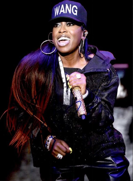 Missy Elliot authentic signed 8x10 picture