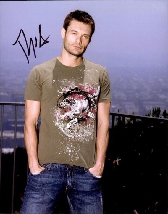Ryan Seacrest authentic signed 8x10 picture