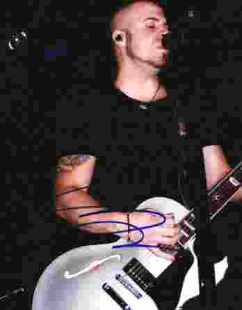 Chris Daughtry authentic signed 8x10 picture