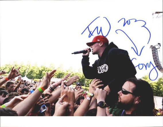 Fred Durst of Limp Bizkit authentic signed 8x10 picture