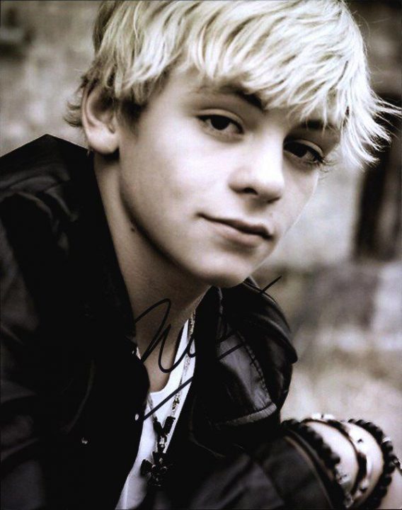 Ross Lynch signed AUTHENTIC 8x10|Free Ship|The Autograph Bank