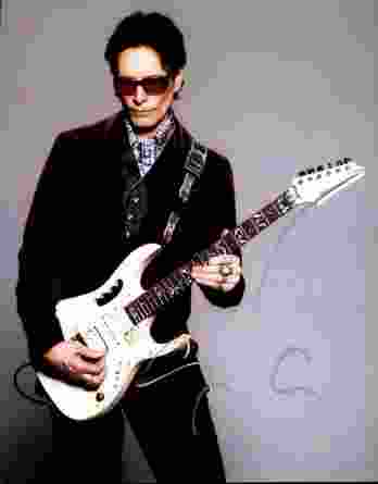 Steve Vai authentic signed 8x10 picture
