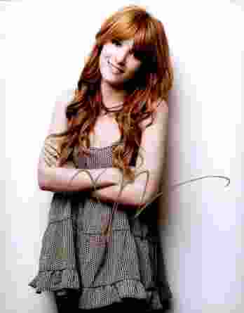 Bella Thorne authentic signed 8x10 picture