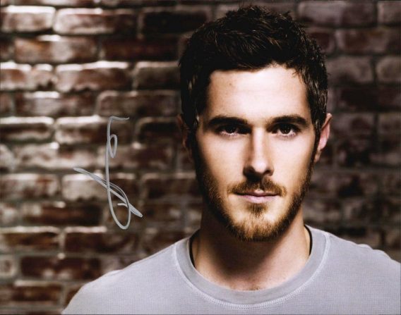 Dave Annable authentic signed 8x10 picture