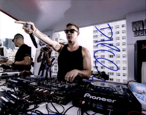 Diplo authentic authentic signed 8x10 picture