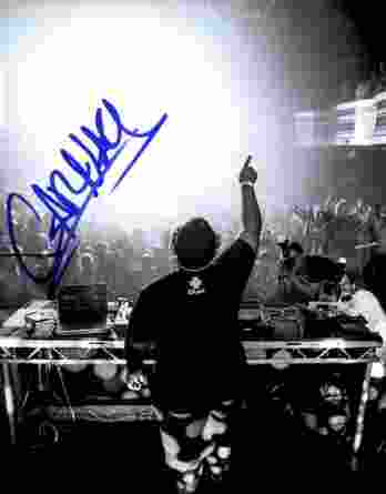 EDM DJ Carnage authentic signed 8x10 picture