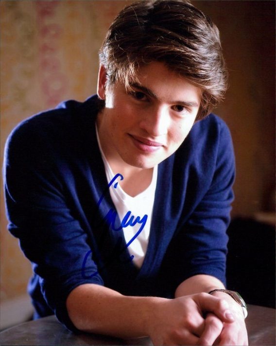 Greg Sulkin authentic signed 8x10 picture