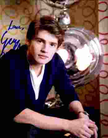 Greg Sulkin authentic signed 8x10 picture