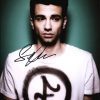 Jay Baruchel authentic signed 8x10 picture