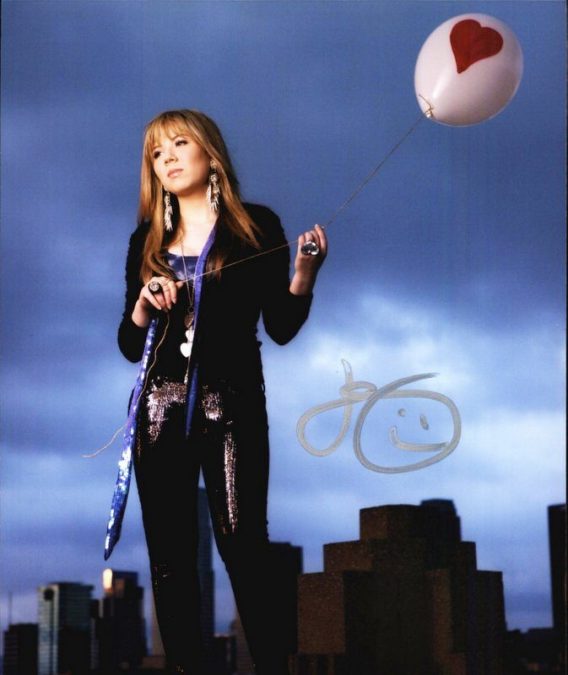 Jennette McCurdy authentic signed 8x10 picture
