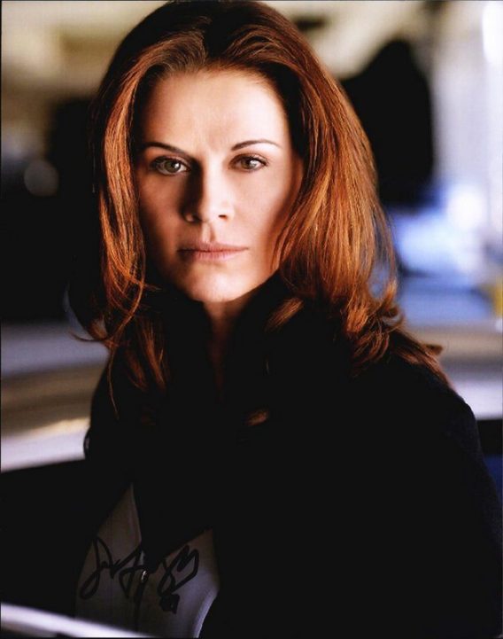 Jennifer Taylor authentic signed 8x10 picture