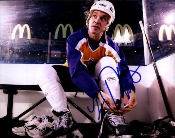 Luc Robitaille authentic signed 8x10 picture