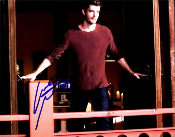 Luke Mitchell authentic signed 8x10 picture