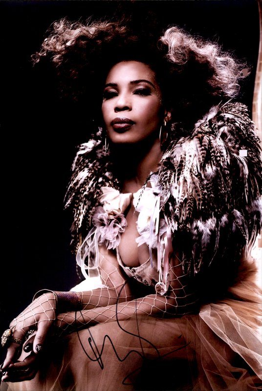 Macy Gray authentic signed 8x10 picture