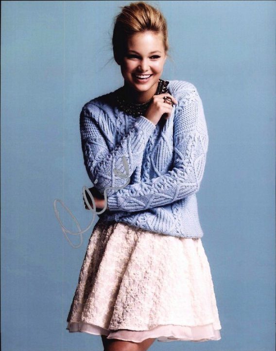 Olivia Holt authentic signed 8x10 picture
