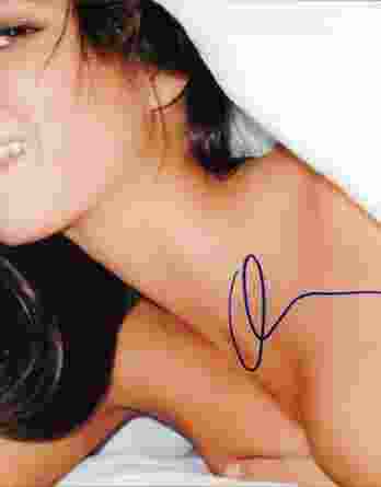 Olivia Munn authentic signed 8x10 picture