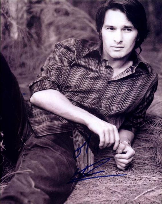 Olivier Martinez authentic signed 8x10 picture