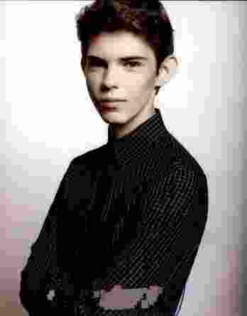 Robbie Kay authentic signed 8x10 picture