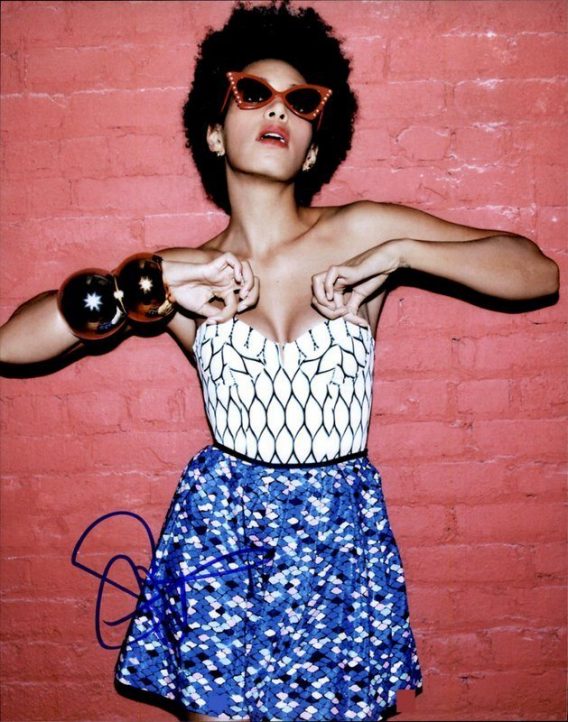 Solange Knowles authentic signed 8x10 picture