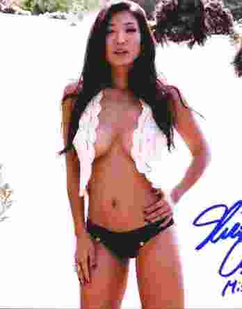 Playboy Bunny Hiromi Oshima authentic signed 8x10 picture