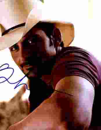 Brad Paisley authentic signed 8x10 picture