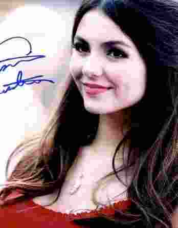 Victoria Justice authentic signed 8x10 picture