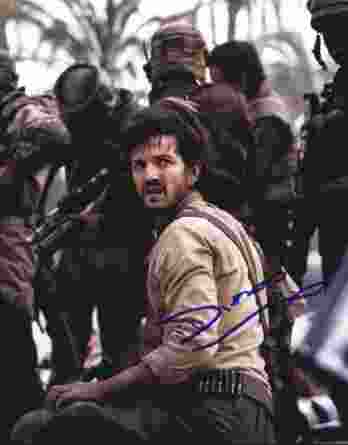 Diego Luna authentic signed 10x15 picture