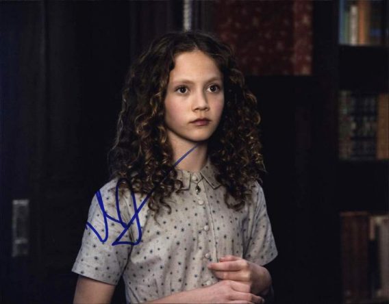 Iris Apatow authentic signed 8x10 picture