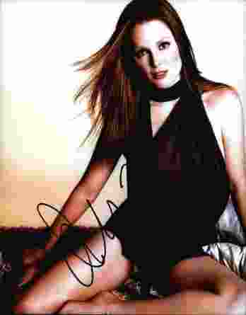 Julianne Moore authentic signed 8x10 picture