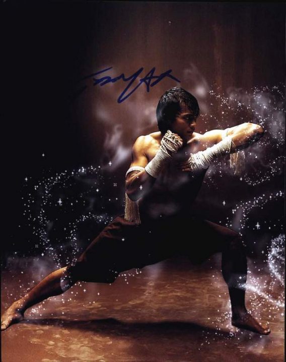 Tony Jaa authentic signed 8x10 picture