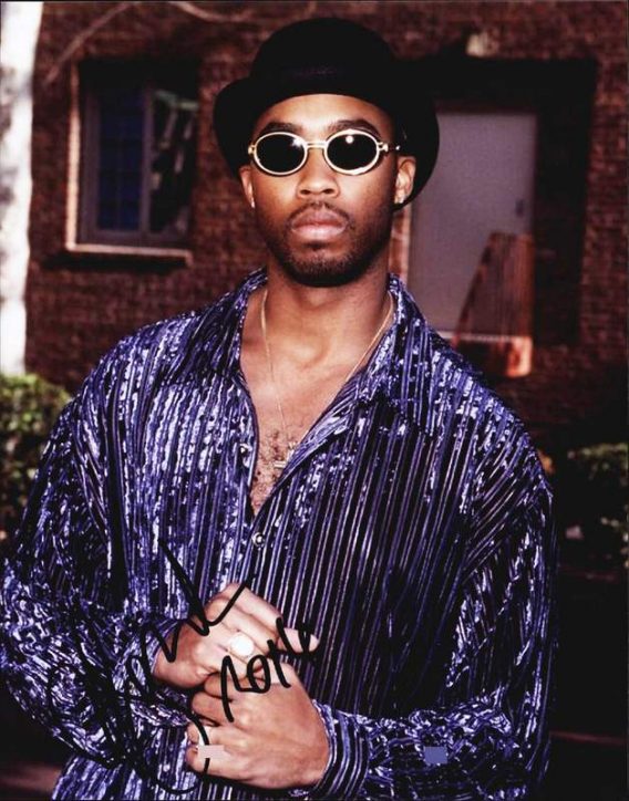 Montell Jordan authentic signed 8x10 picture