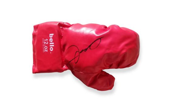 Oscar De authentic signed boxing glove