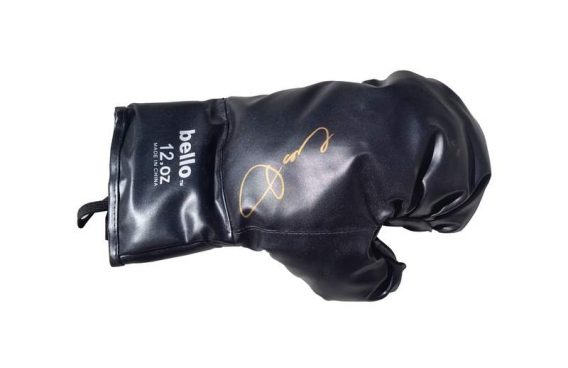 Oscar De authentic signed boxing glove