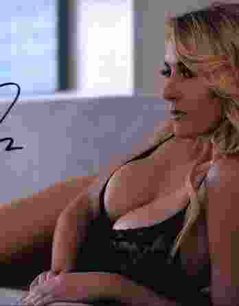 Christina Riordan authentic signed 8x10 picture