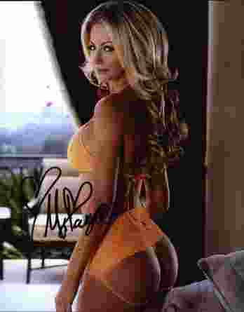Milanya Maria authentic signed 8x10 picture