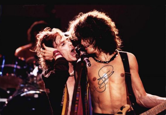 Steven Tyler authentic signed 10x15 picture