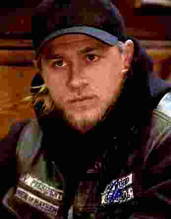 Charlie Hunnam authentic signed 10x15 picture