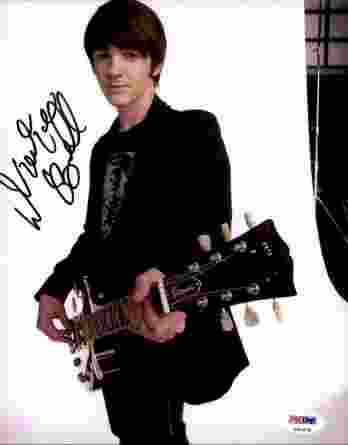 Drake Bell authentic signed 8x10 picture