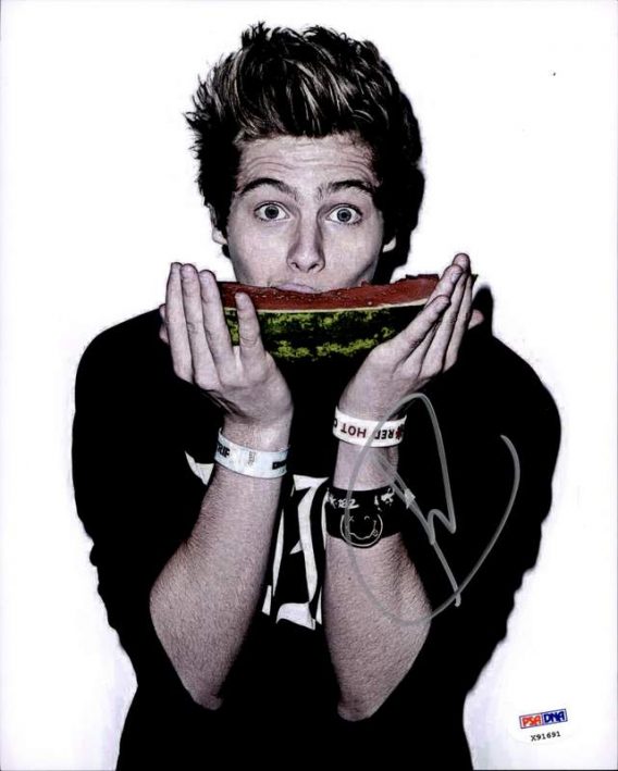 Luke Hemmings authentic signed 8x10 picture