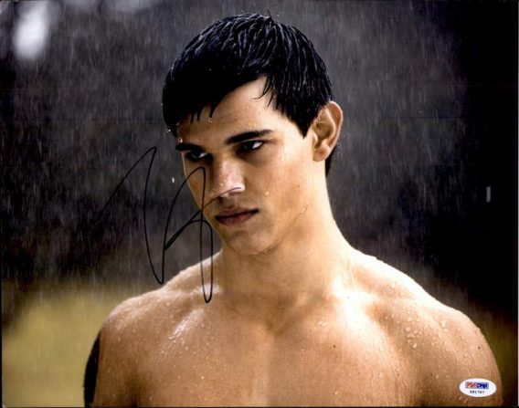 Taylor Lautner authentic signed 11x14 picture